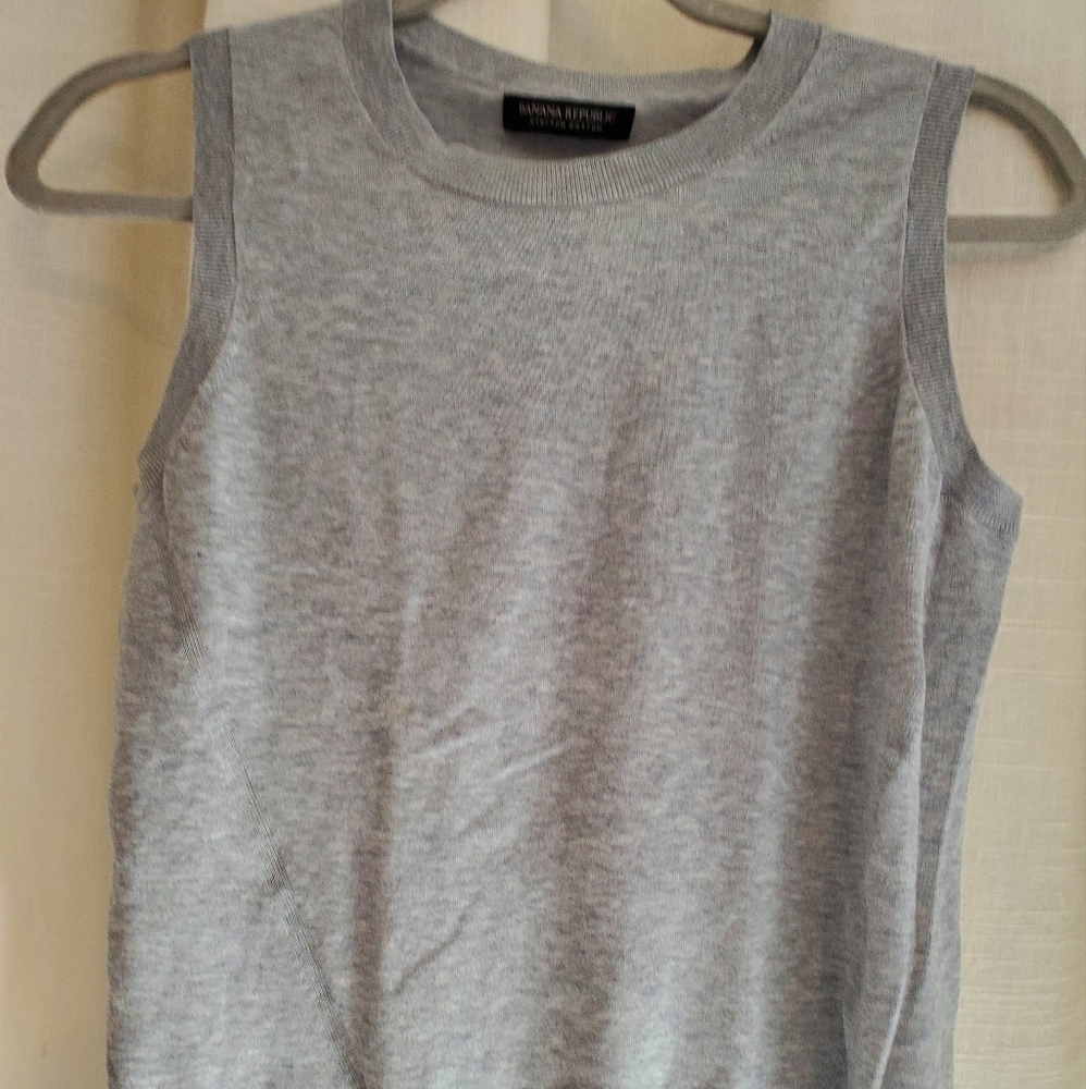Banana Republic Tank Gray in Small